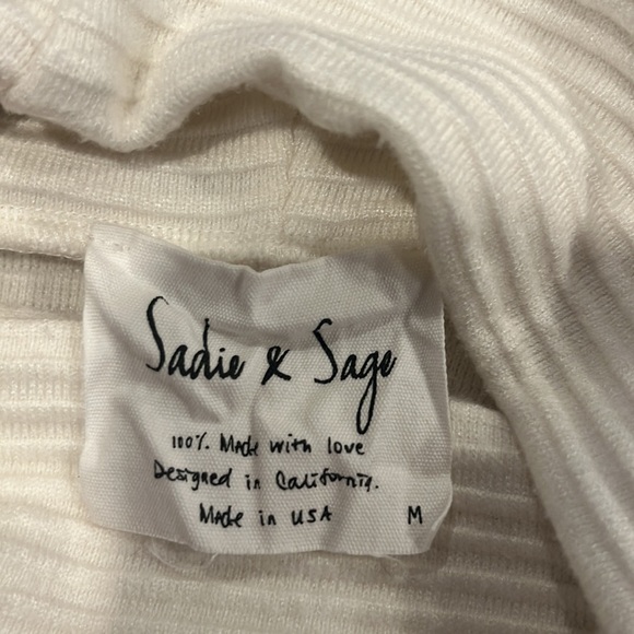 Cropped Sweater - Picture 7 of 8